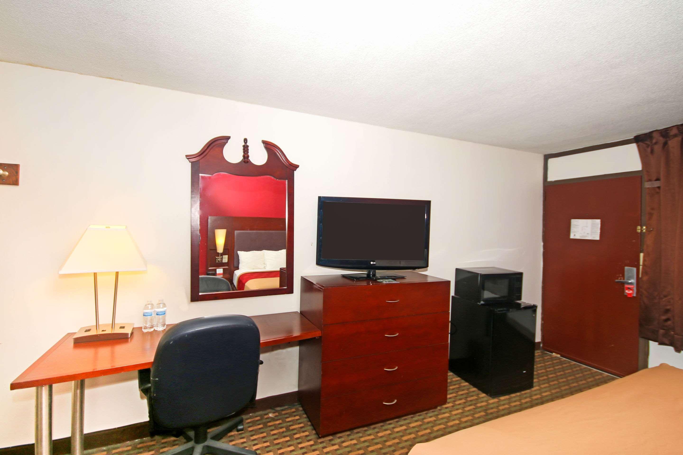 Econo Lodge Inn And Suites - Pilot Mountain Zewnętrze zdjęcie